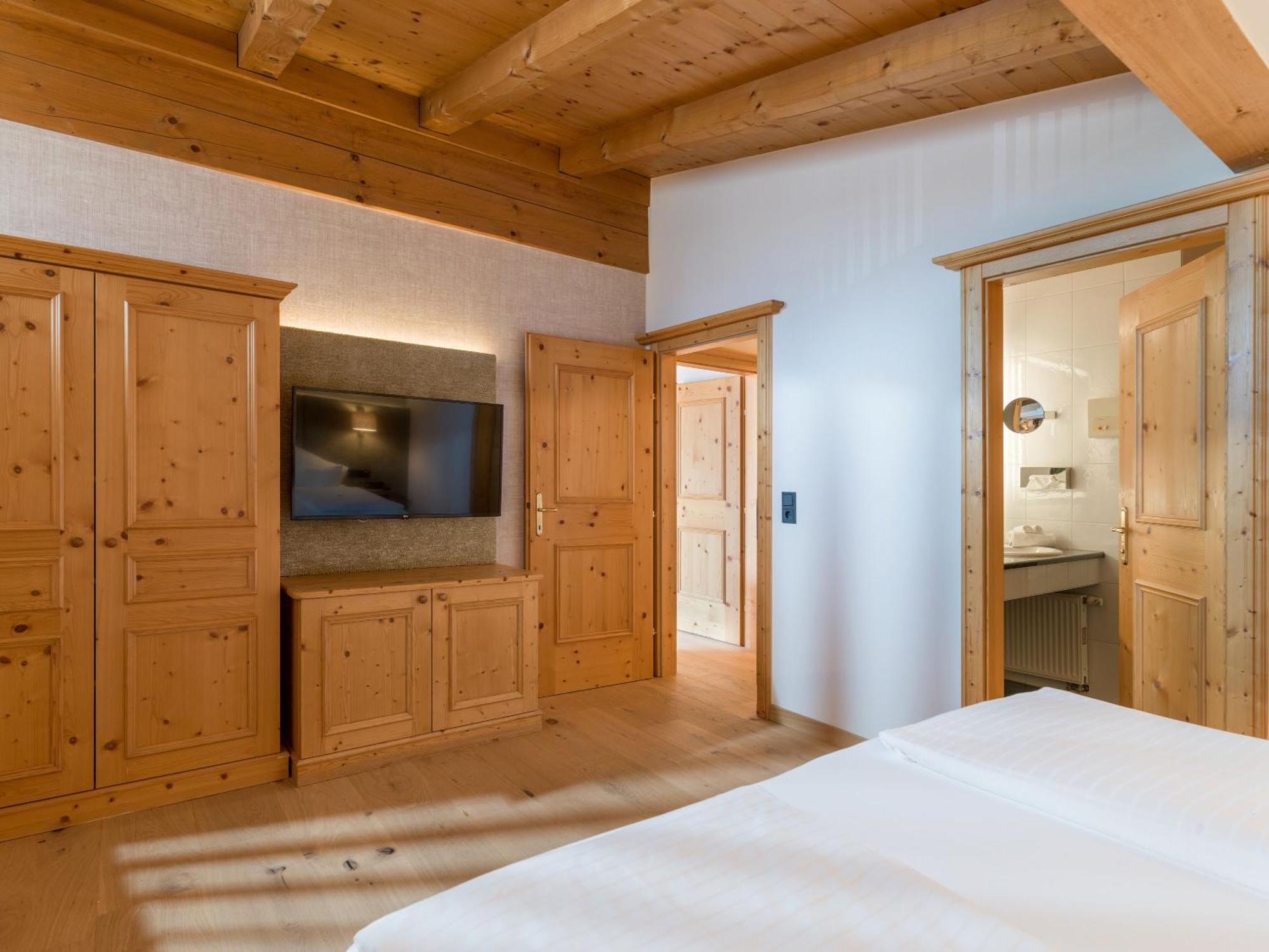 Hotel & Spa Sonne 4 Sterne Superior Кирхберг ин Тирол Екстериор снимка