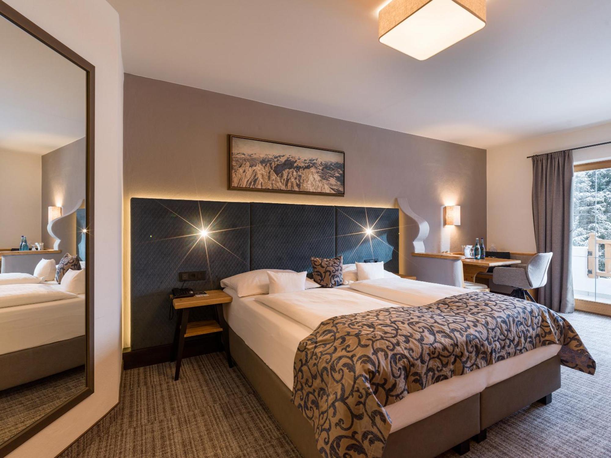 Hotel & Spa Sonne 4 Sterne Superior Кирхберг ин Тирол Екстериор снимка