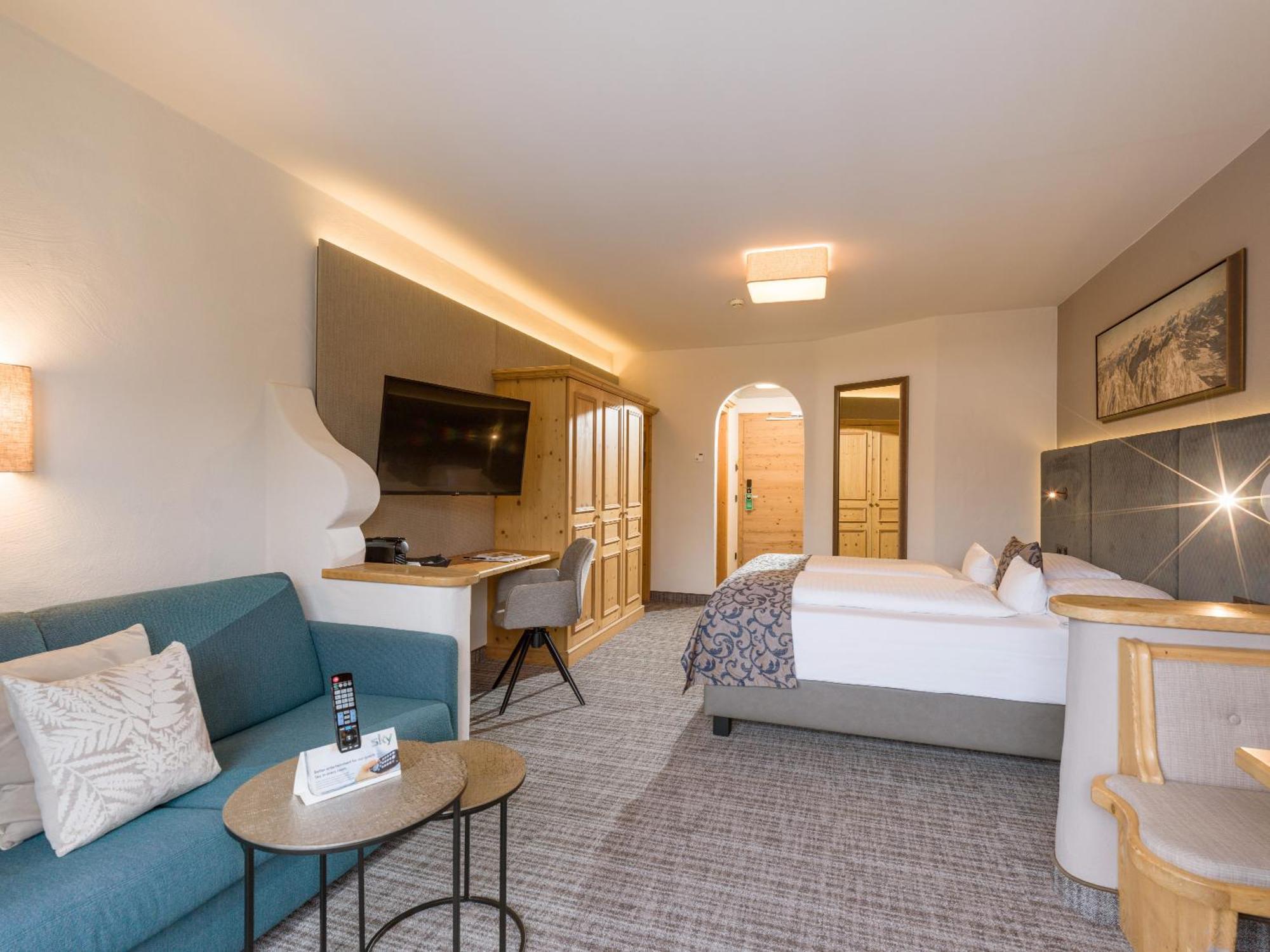 Hotel & Spa Sonne 4 Sterne Superior Кирхберг ин Тирол Екстериор снимка